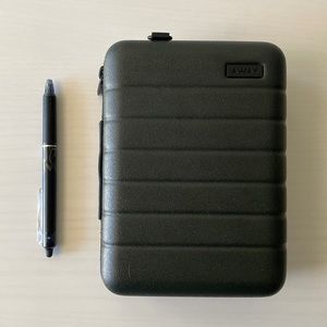 Away Mini Travel Case (Dark Green)